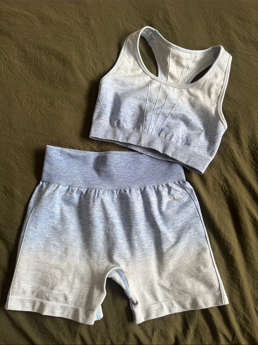 AYBL Light Blue Ombre Seamless Sports Bra & Shorts Set